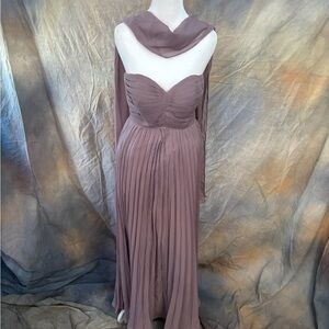 Elegant Strapless Pleated Dress in Mauve